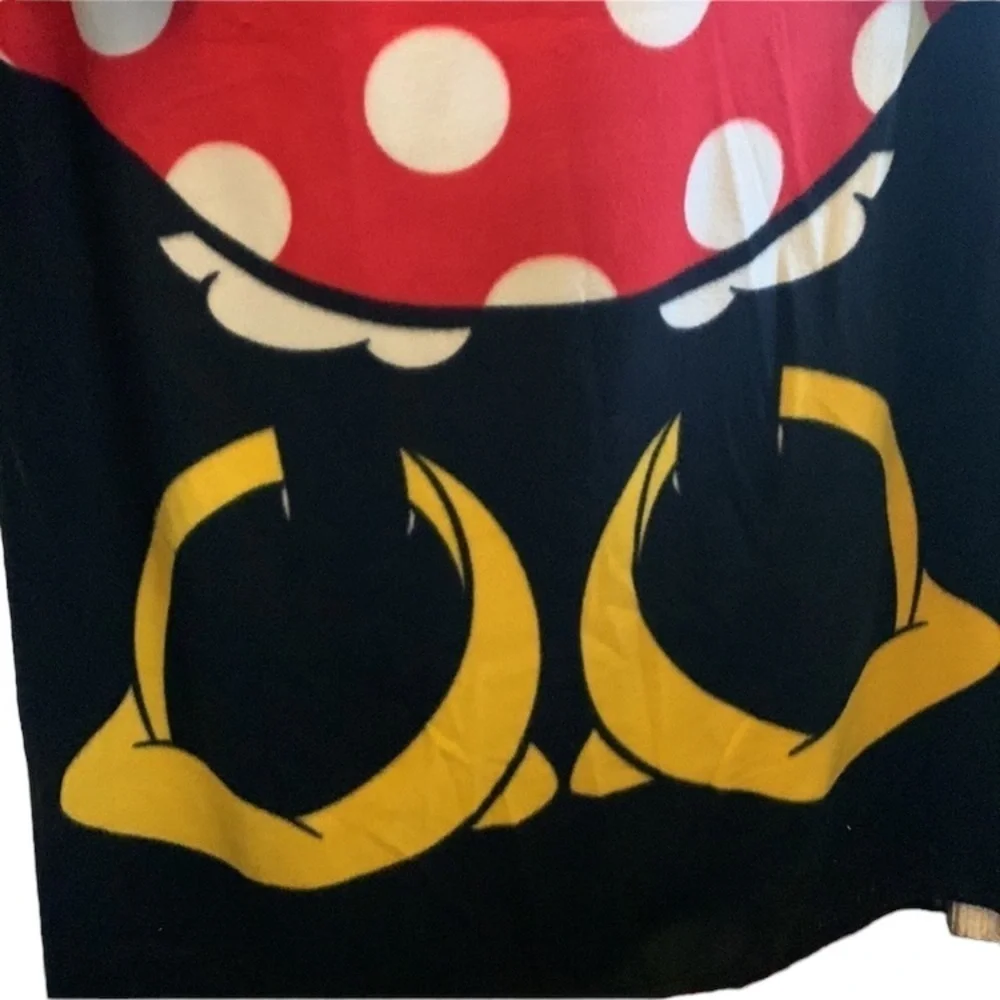 Disney Minnie Mouse snuggie with arms 71x46”